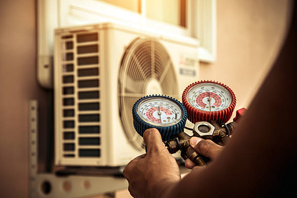 Professional Hvac Installation technician working in Red Oak, TX